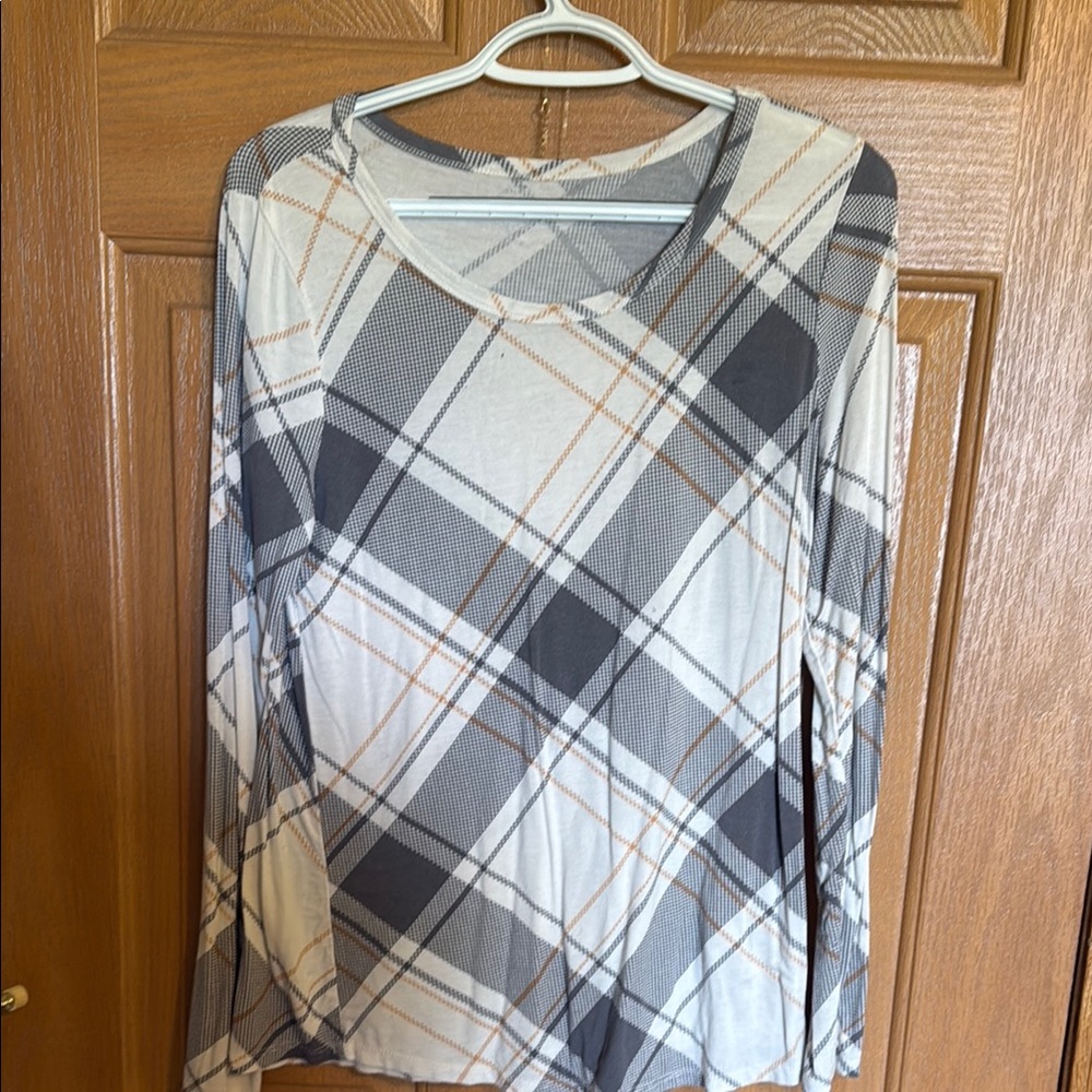 Maurices Gray and White Fitted Ribbed Long Sleeve Tee